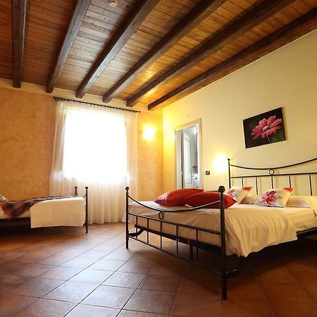 Agriturismo Creta Rossa Torre di Ruggiero Bagian luar foto