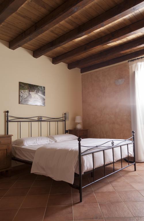 Agriturismo Creta Rossa Torre di Ruggiero Bagian luar foto