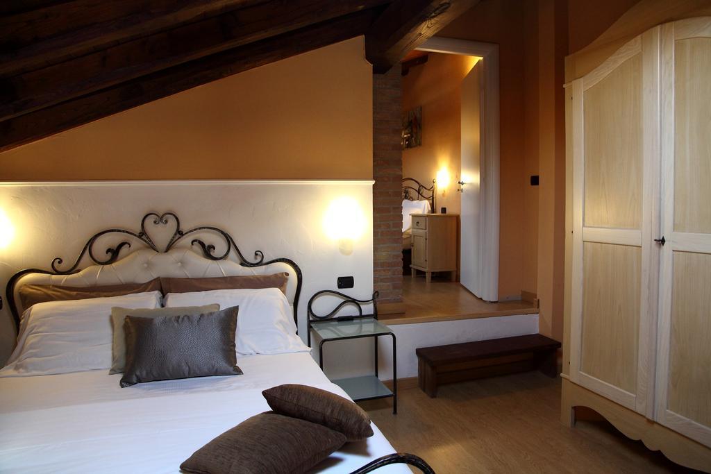 Agriturismo Creta Rossa Torre di Ruggiero Bagian luar foto