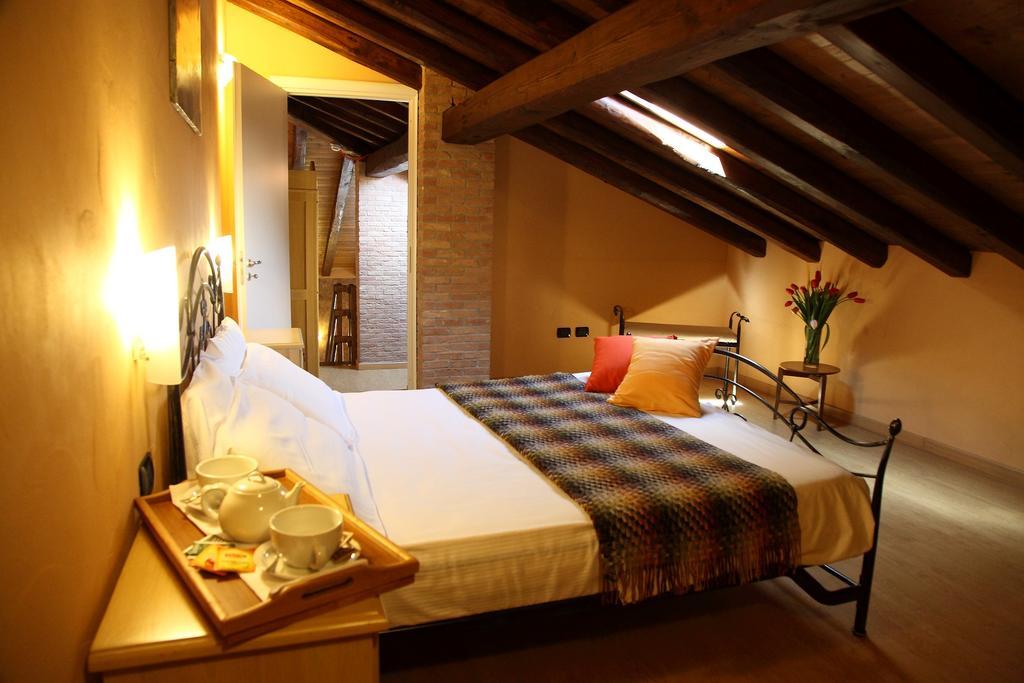 Agriturismo Creta Rossa Torre di Ruggiero Bagian luar foto